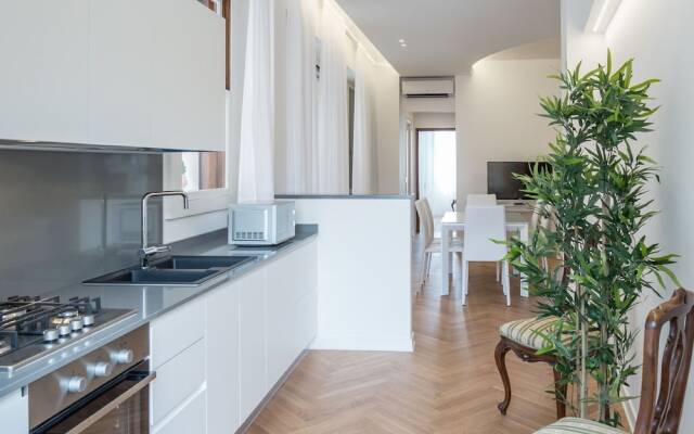 Luxury Apartment On Grand Canal