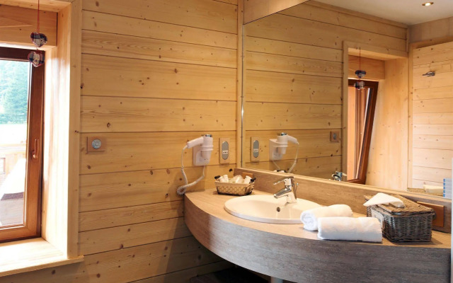 Hotel The Originals Auberge Hazemann (ex Relais du Silence)