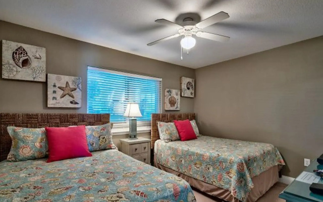 Emerald Beach 331 by RedAwning