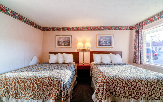 Ozark Junction mountain view by OYO