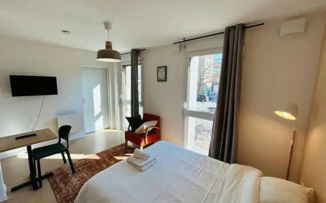 We Live In R - Suite 103