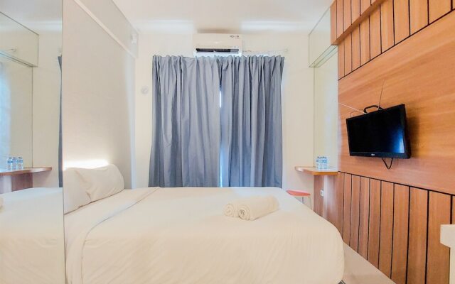 Homey And Restful Studio Room At Sky House Bsd Apartment