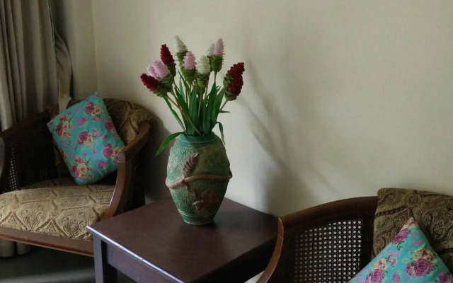 Pranang Flora House