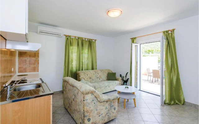 Three-Bedroom Apartment in Plat