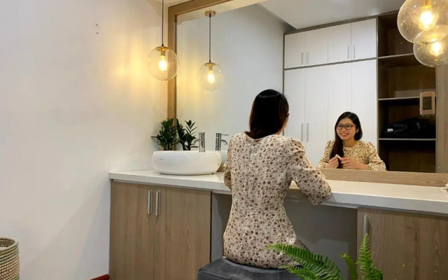 Hue Crown Boutique Hotel