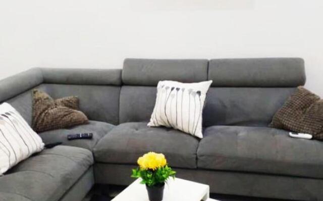 Superb Apartment With Jacuzzi No019