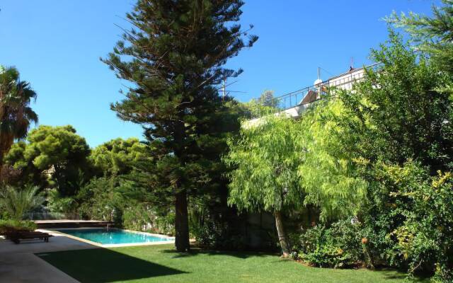 Villa Saronida