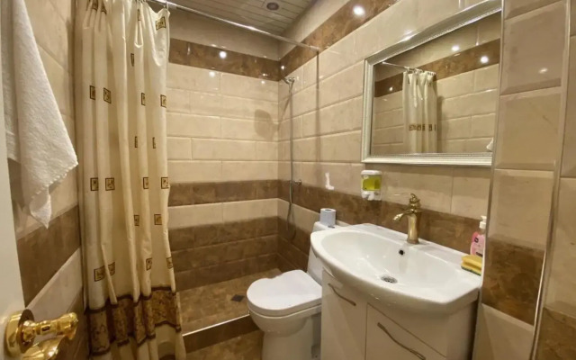 Luxury 5 bedroom Property in the centre