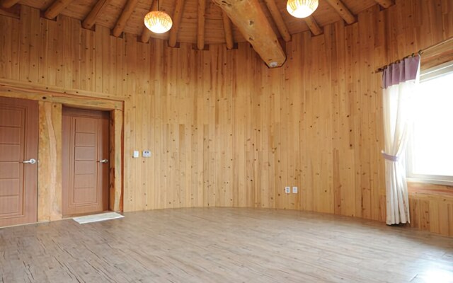 Yeosu Hyangilam Heukjip Pension