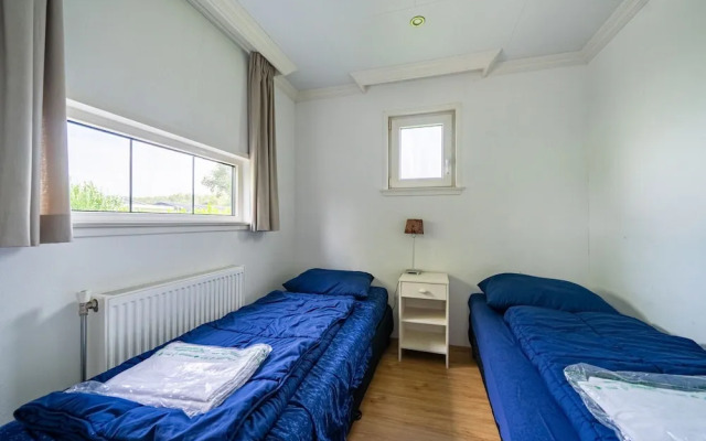 Well-kept Chalet not far From the Biesbosch