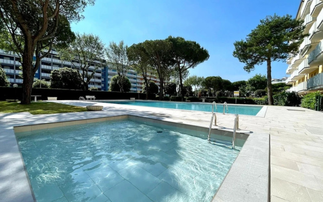 Nice and Cozy Apartment With Pool - Beahost