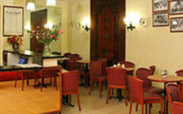 Lala Hotel