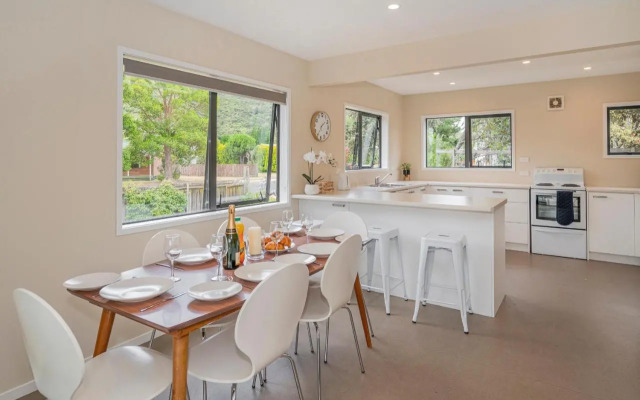 Seas the Day - Matarangi Holiday Home