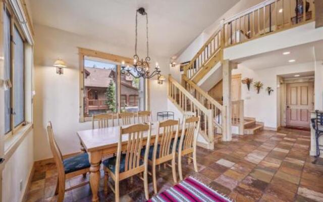 Cucumber Patch #44 Apartment