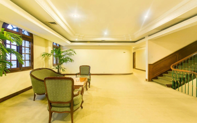 Riverside Hotel
