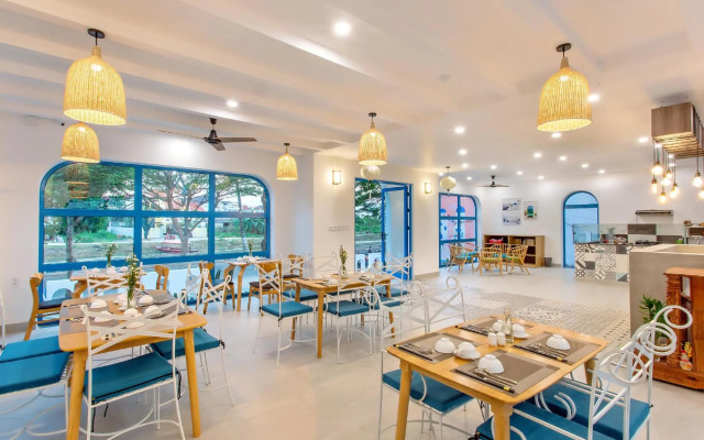 Santorin HoiAn Villa