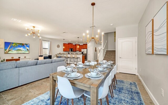 Spacious Home Near Disney