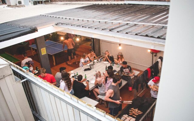 Stoke Beach House - Hostel