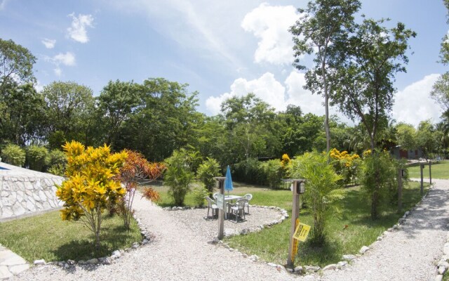 Maya Zacpetén Jungle Lodge