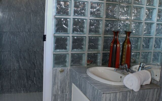 Ravinala Guest House