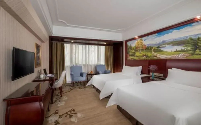 Vienna International Hotel (Shantou Simapu)