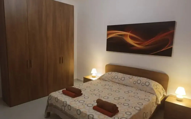 Seaside Stylish and Spacious 2-bedroom Apartment