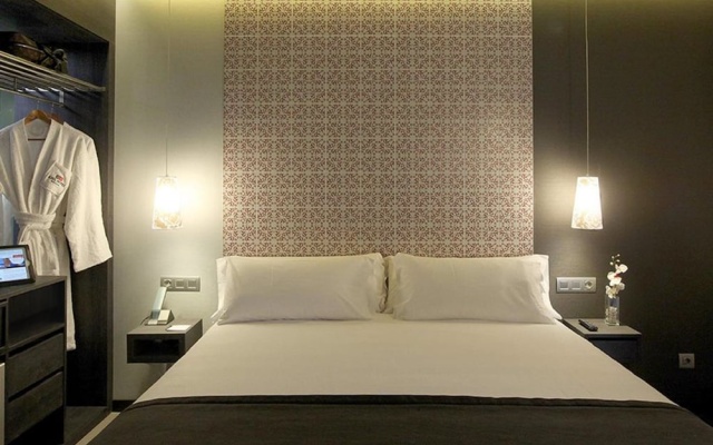 City Double Axel room (full double bed) (queen size bed)