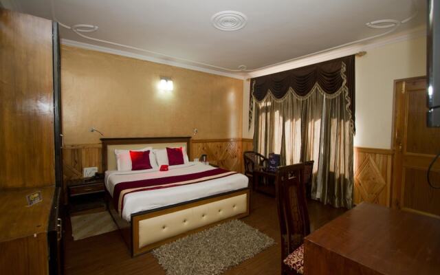 OYO 1638 Hotel A Star Regency