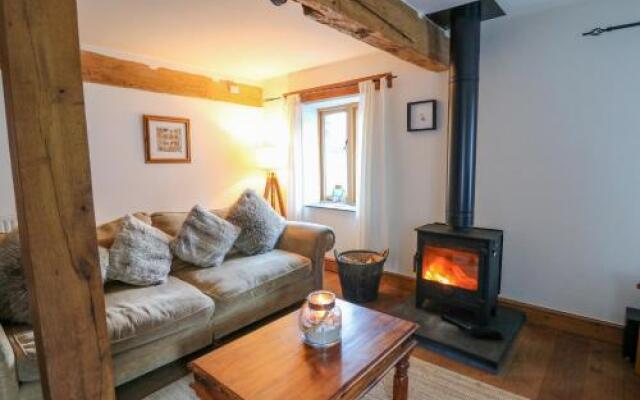 Hendre Bach Barn