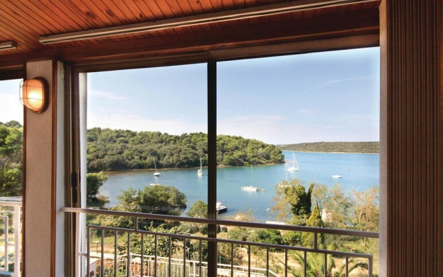 Stunning Home in Pula With Wifi and 2 Bedrooms