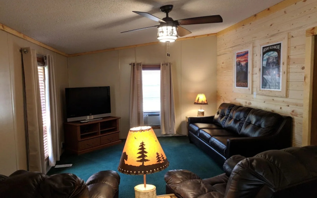 Trails End Cabins & Motel