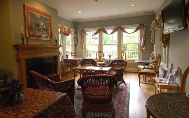 The University Inn at Emory