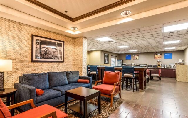 Comfort Inn & Suites Dayton Northwest - Englewood