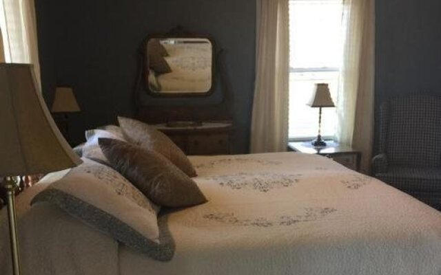 MiddleRidge Bed and Breakfast