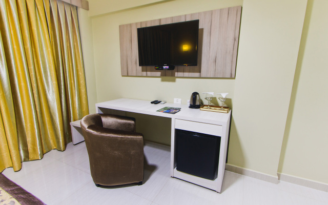 Megal Suites Hotel
