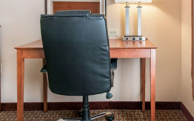 Quality Inn Near Interstate I94