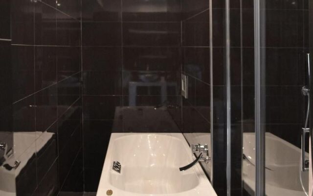 Tiffany's Boutique Suite & Residence