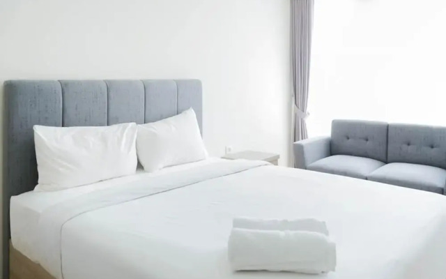 Minimalist and Homey Studio Menteng Park Apartment