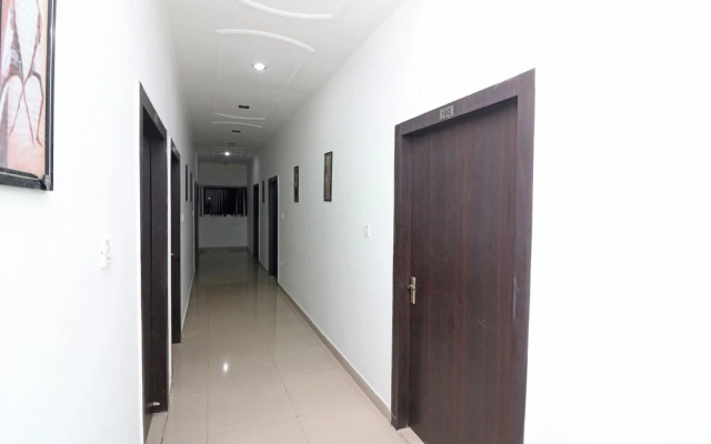 OYO 24199 Hotel Ojus Tower
