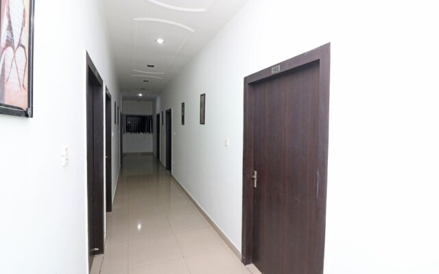 Hotel Ojus Tower by OYO Rooms