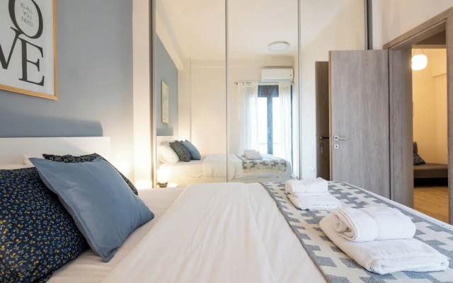 The Beatles 2-BR Apartment in Athens