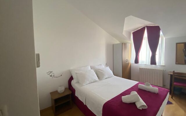 Pula center rooms