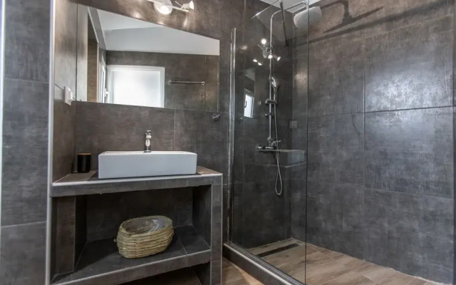 Raise comfy studios in the heart of Athens