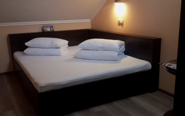 Square Hostel & Cafe