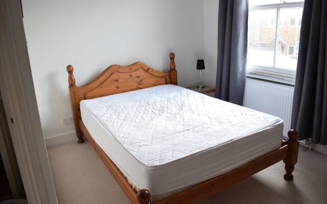 1 Bedroom Flat Near Richmond Park