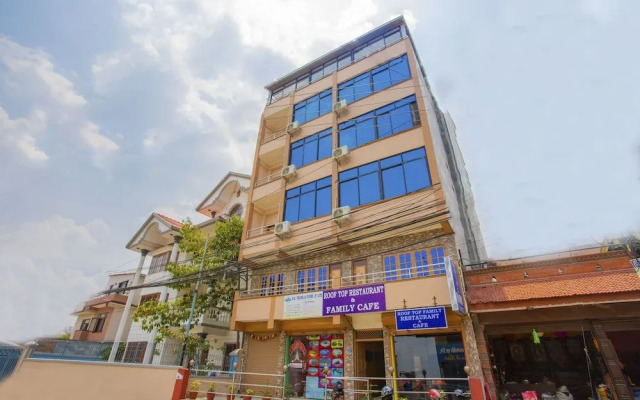 Oyo 414 Hotel Om