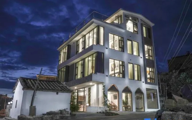 Yizhi · Seaview Light Luxury Holiday Villa