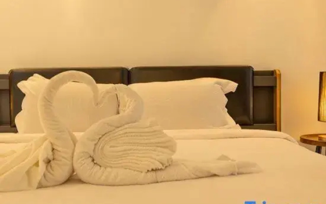 *Seaside Group Getaway • Up to 16 Guests v104