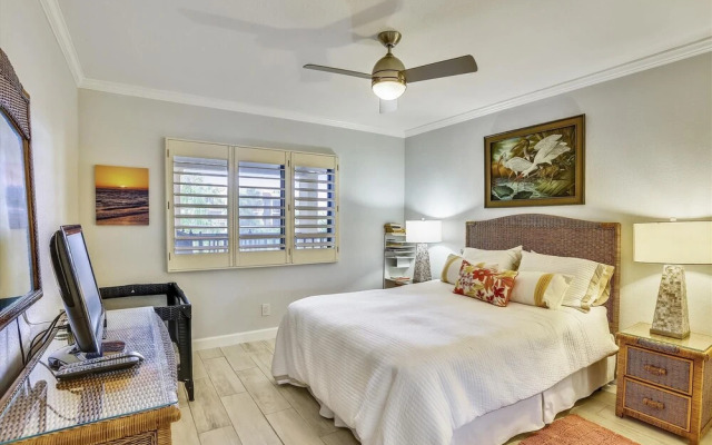 Land's End 303 building 10 All new Fully Updated Bright Granite