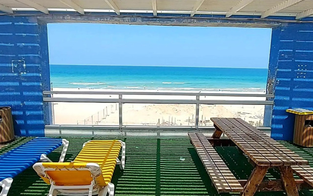 16 דירה מול הים ובריכה